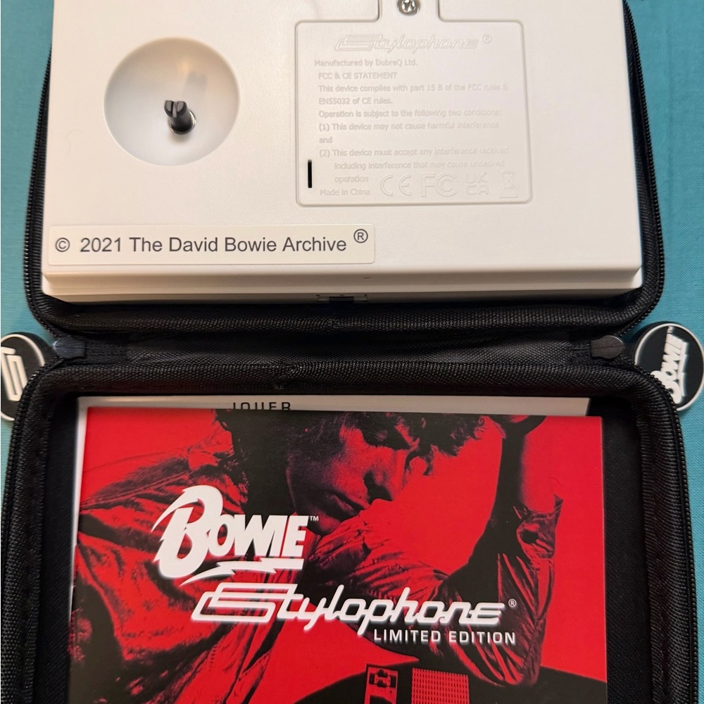 Bowie Limited Edition Stylophone with Case - Picture 3 of 5